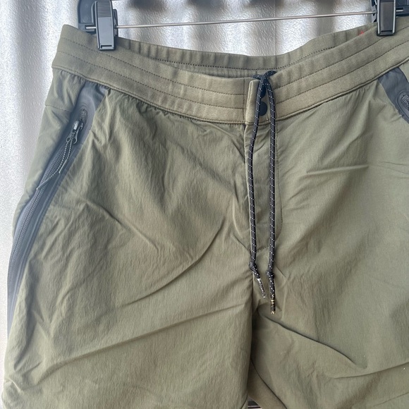 2 tone Nike Tech olive joggers (L) - Picture 3 of 8